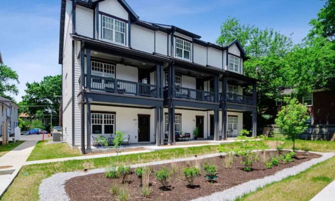 Historic Waverly Apartment | Central Villa *5 min to Broadway* Walk to 12 South