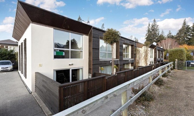 Wanaka Apartment | Central Wanaka Villa