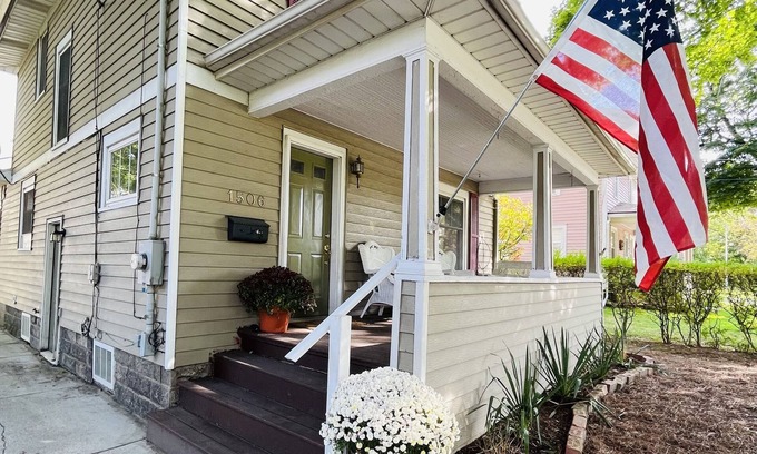 Lansing House | Central, Westside 4BD/2BT home with Huge extra lot. Pet Friendly. Long-term only
