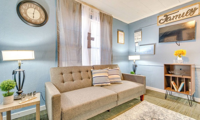 North Little Rock Apartment | Centrally Located North Little Rock Studio w/Yard