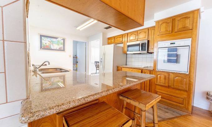 Carver City - Lincoln Gardens House | Centrally Located Charming Brick Home