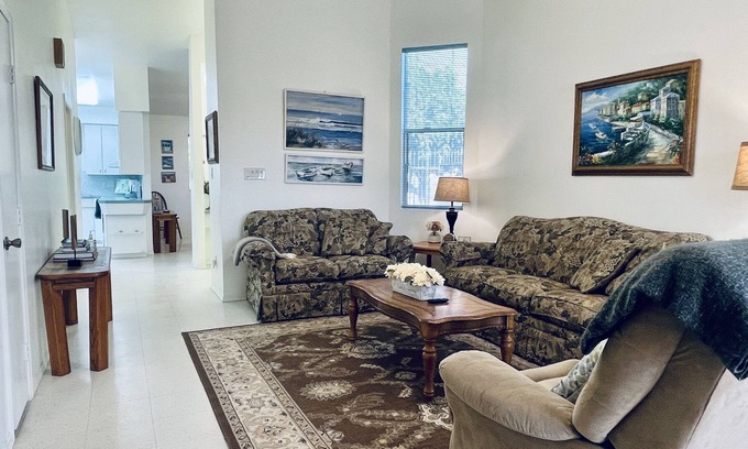 Yuma Condo | Centrally located Clean, Pool, CONDO Sunset Views!