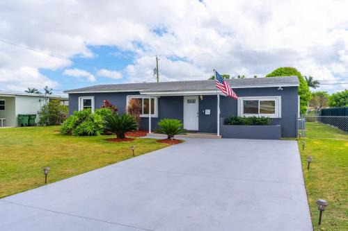 Homestead House | Centrally located Family-business Home