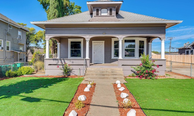 Lodi House | Centrally Located Lodi Home: Walk Downtown!