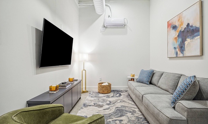 Houston Heights Condo | Centrally located, unique and brand new condo