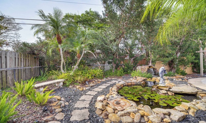 Merritt Island Cottage | Centrally Located Merritt Island Home: Pool, Porch