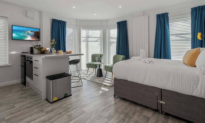 Exeter Apartment | Centre Point Studio - Short Stays UK