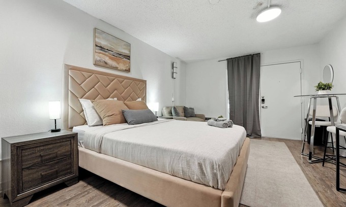 St. Johns Apartment | Centro Flats 503 Comfy and Spacious Studio