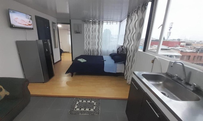 Puente Aranda Apartment | cerca club militar Corferias, embajada americana 501