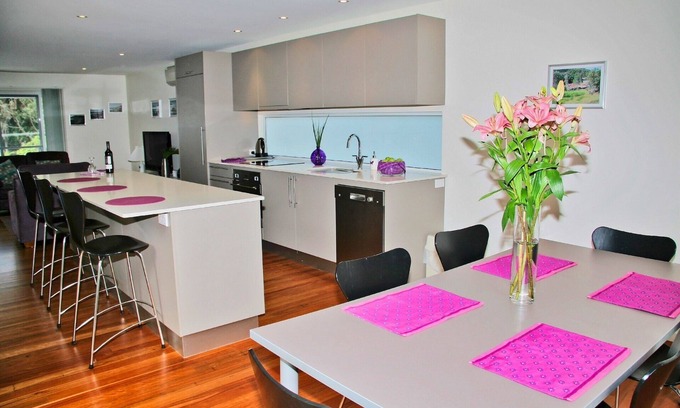 Blueys Beach House | Cerulean Blue Combo PLUS, 7 bedrooms walk to cafes and beach