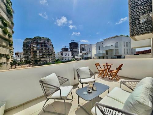 Oulad Khallouf Apartment | CFC - Douceur et luminosité