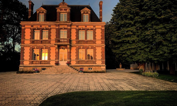 Ligny-le-Chatel Bed & Breakfast | Château de Ligny