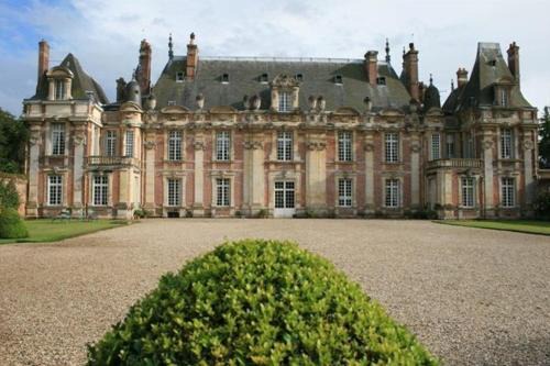 Tourville-sur-Arques Bed & Breakfast | Château de Miromesnil