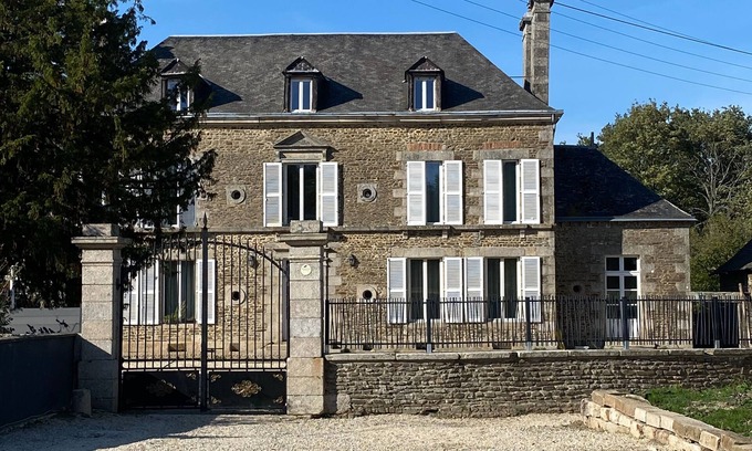 Saint-Cyr-en-Pail Other | Château for groups 🌟 Discover the authentic L at Château de la Robinière! 🌟