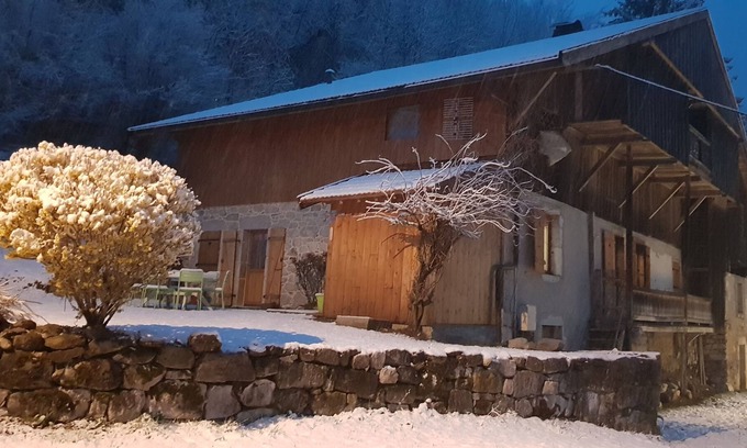 Le Petit-Bornand-les-Glieres Ski Chalet | chalet for 2/8 people 10 minutes from the Grand Bornand 15 minutes from the Glusaz