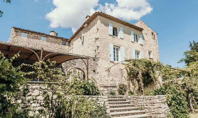 Saint-Michel-l'Observatoire House | Charming 13th-Century Stone House with Infinity Pool in Provence 6 bedrooms AC