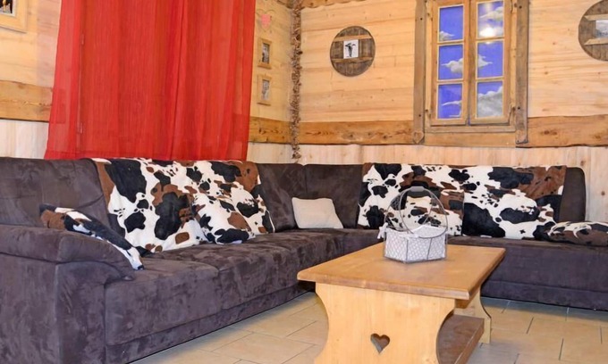 Le Bettaix Ski Chalet | Chalet, 350m from ski slopes, sauna, balcony, fireplace or stove, parking, tv, ski locker, 140m²