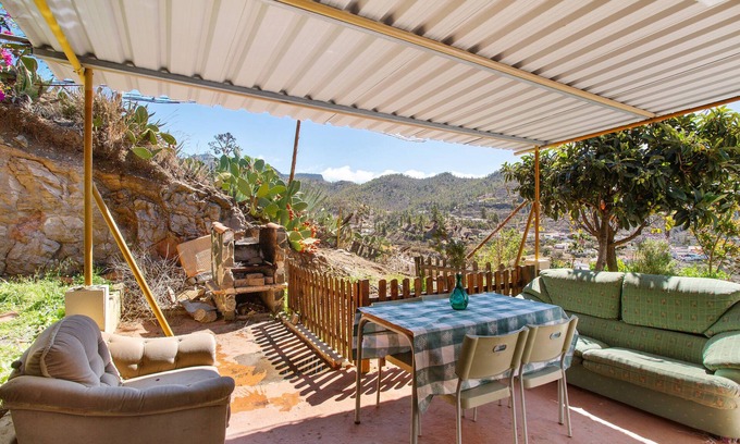 San Bartolome de Tirajana Ski Chalet | Chalet "Vista Paraíso De Chira" with Mountain View, Private Terrace & Wi-Fi