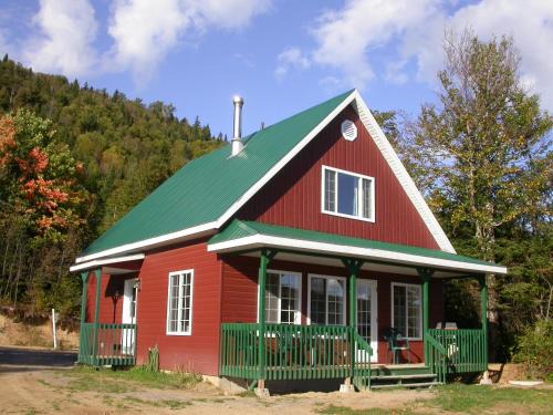 Saint Zenon Ski Chalet | Chalet À louer en nature