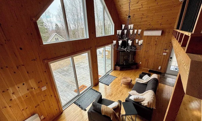 Baie-St-Paul Ski Chalet | Chalet à proximité du village de Baie St-Paul, dans un secteur paisible.