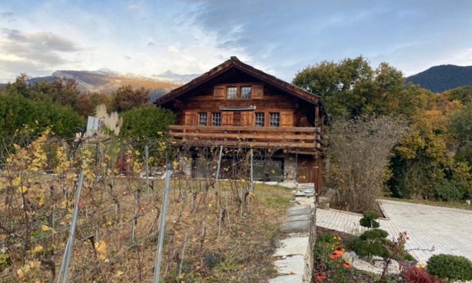 Chandolin-près-Savièse Ski Chalet | chalet à Savièse en bordure de forêt