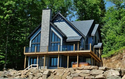 Stoneham Ski Chalet | Chalet 19 Chemin Blanc by Les Chalets Alpins