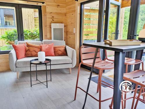Saint-Berthevin House | Chalet 25 Le Vicoin, Camping de Coupeau, 4 personnes