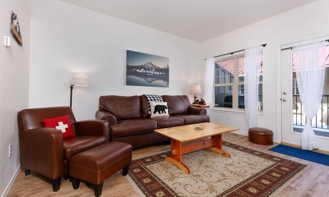 Government Camp Ski Chalet | Chalet 29 at the Official Collins Lake Resort
