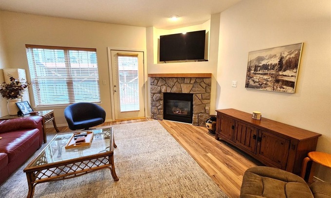 Government Camp Ski Chalet | Chalet 36 at the Official Collins Lake Resort