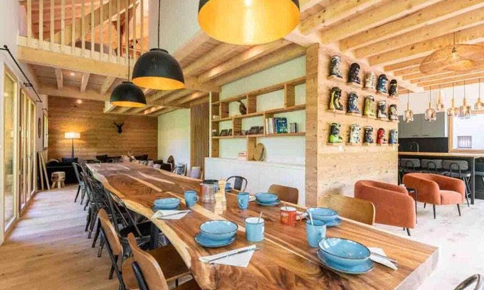 Valmorel Ski Chalet | Chalet, 360m from ski slopes, 2nd floor, terrace, tv, ski locker, 320m², Valmorel