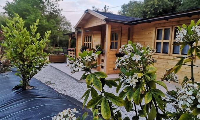 Cast Ski Chalet | chalet 5/6 pers à 15 minutes des plages et baie de Douarnenez