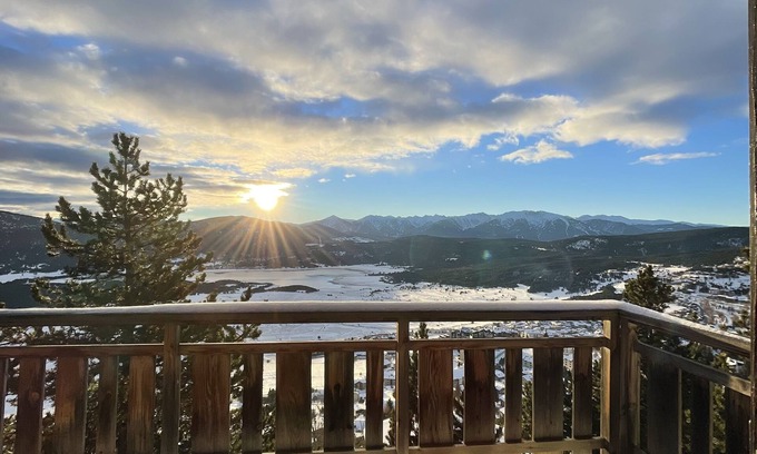 Les Angles Ski Chalet | Chalet accueillant, Panorama + Lac Montagne Village