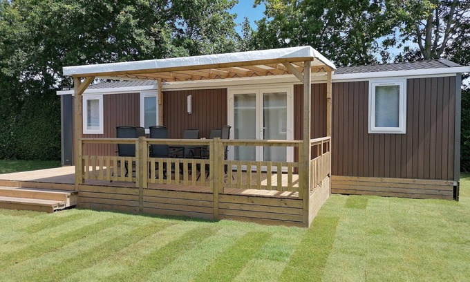 Koudekerke Ski Chalet | Chalet Aqua in Netherlands with Veranda