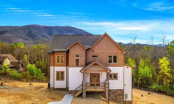 Gatlinburg - Pigeon Forge Apartment | Chalet Bellemont: View, Heated Swim Spa, Game Room