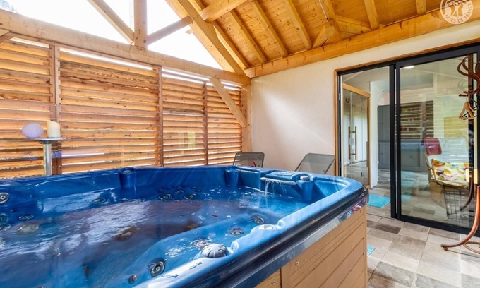 Saint-Christophe-la-Grotte House | CHALET BIEN-êTRE MARMOTTE