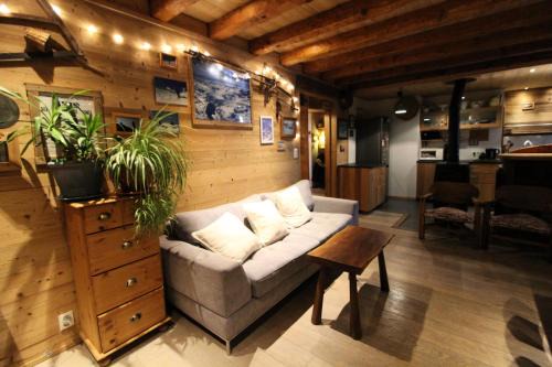 Les Almes Ski Chalet | Chalet Bobech - Chalet traditionnel décor bois, très chaleureux et convivial. MAE-3379