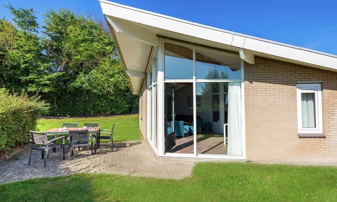 Domburg House | Chalet by Dutch Coast with Private Garden