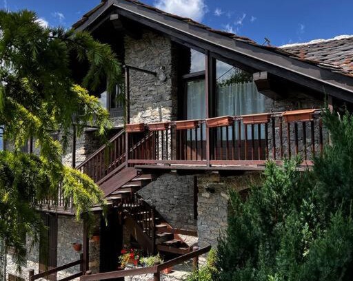 Cheverel Ski Chalet | Chalet Cheverel (AO)