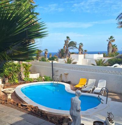 Arico House | Chalet con piscina privada de 2 dormitorios, terrazas, jardin y barbacoa - Casa Momo