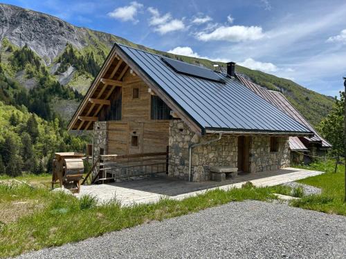 Saint-Sorlin-d'Arves Ski Chalet | Chalet d'alpage " L'Estive "