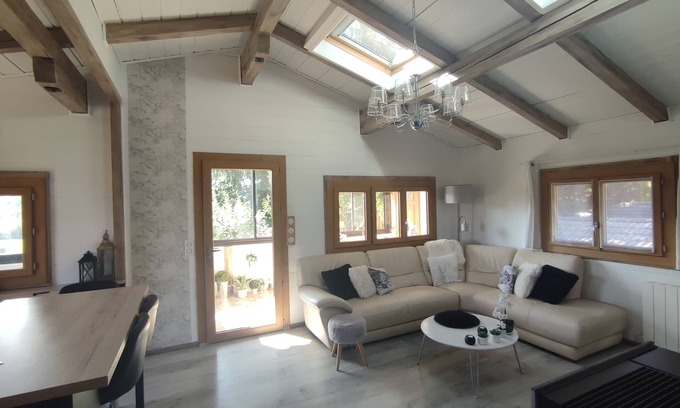 Viuz-en-Sallaz Ski Chalet | Chalet de charme déco montagne chic entre Geneva, Annecy et ski stations