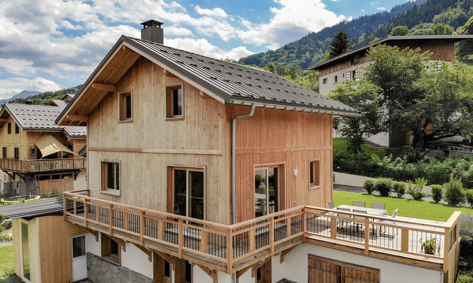 Les Avanchers-Valmorel Ski Chalet | Chalet 'Du Fey' with Mountain View, Private Terrace and Wi-Fi