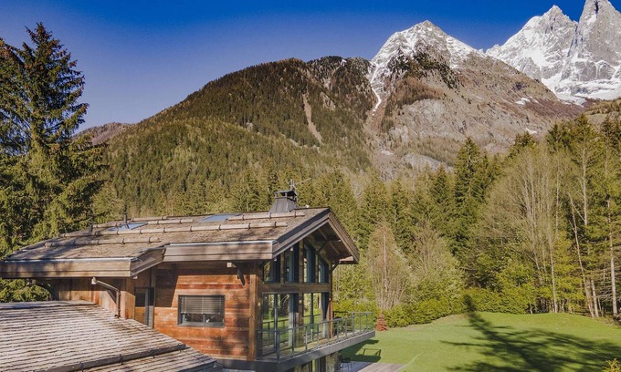 Les Tines Ski Chalet | Chalet Elevation - Chalet with indoor pool and huge garden