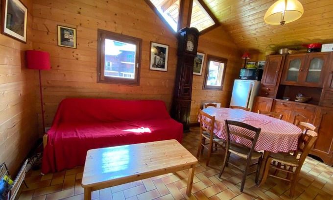 Areches Ski Chalet | Chalet en plein cœur de village, 9 personnes, 2 chambres, 1 mezzanine - CH18