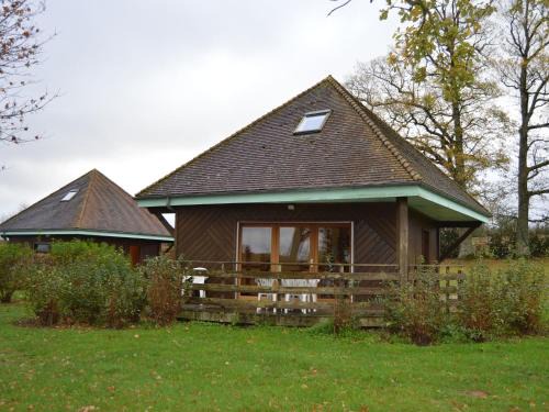 Orsennes House | Chalet en pleine nature à Orsennes avec étang à proximité, idéal pour 6 personnes et animaux admis - FR-1-591-170
