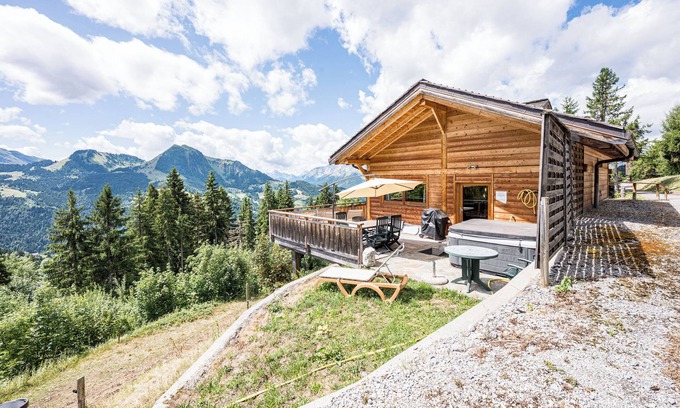 Manigod Ski Chalet | Chalet 'Fnire' with Mountain View, Shared Pool and Wi-Fi