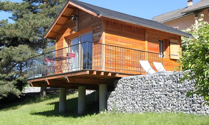 Saint-Jean-Saint-Nicolas Ski Chalet | Chalet 'Shangri-la' with Mountain View, Private Garden and Wi-Fi