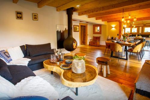 Saint-Nicolas-la-Chapelle Ski Chalet | Chalet Ourson du Passieu - OVO Network
