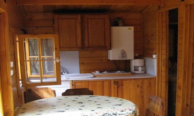 Ventoux-Comtat-Venaissin Cottage | Chalet in Provencal pine forest