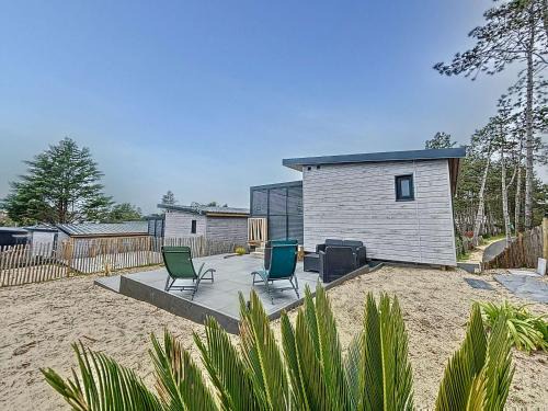 Jullouville Ski Chalet | Chalet haut de gamme - 6 pers - Piscine chauffée - Proche plage - Jullouville - FR-1-361-518